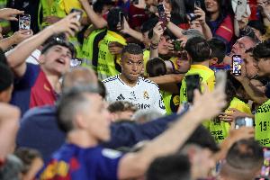 法媒：巴黎在新泽西备战半决赛，皇马和姆巴佩是球员讨论焦点